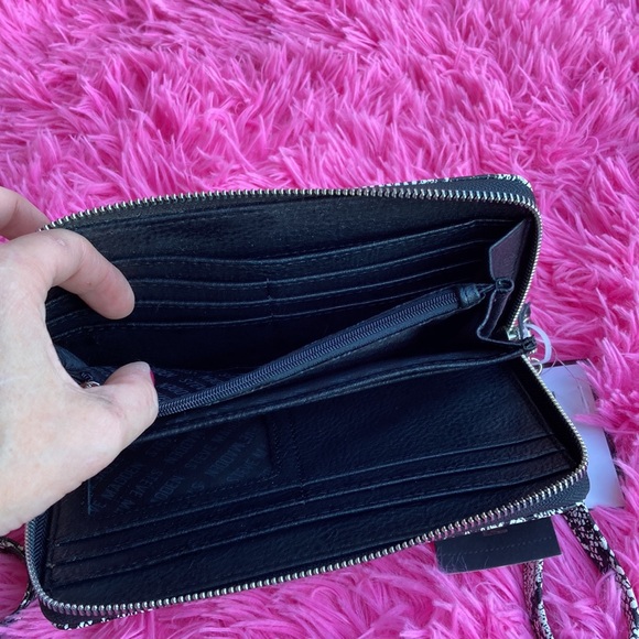 Steve Madden python print faux leather wallet with chrome tone hardware - Picture 5 of 7